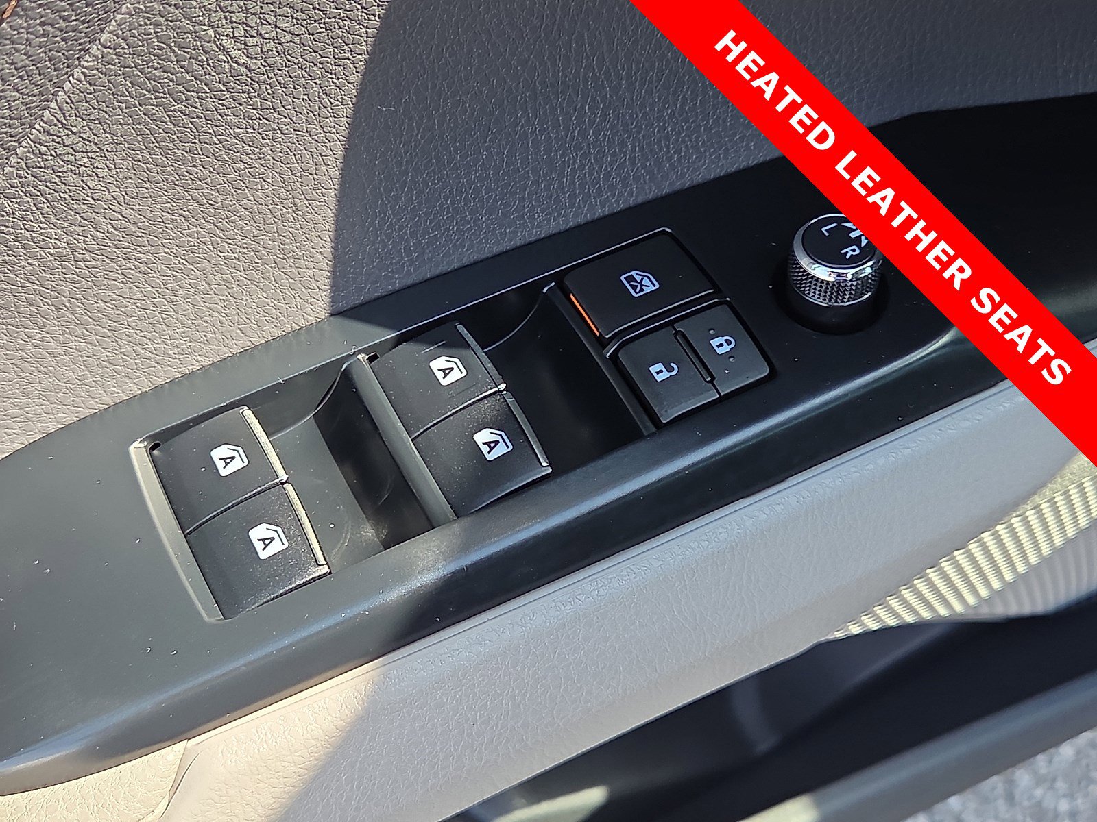 Used 2018 Toyota Camry XLE image 13