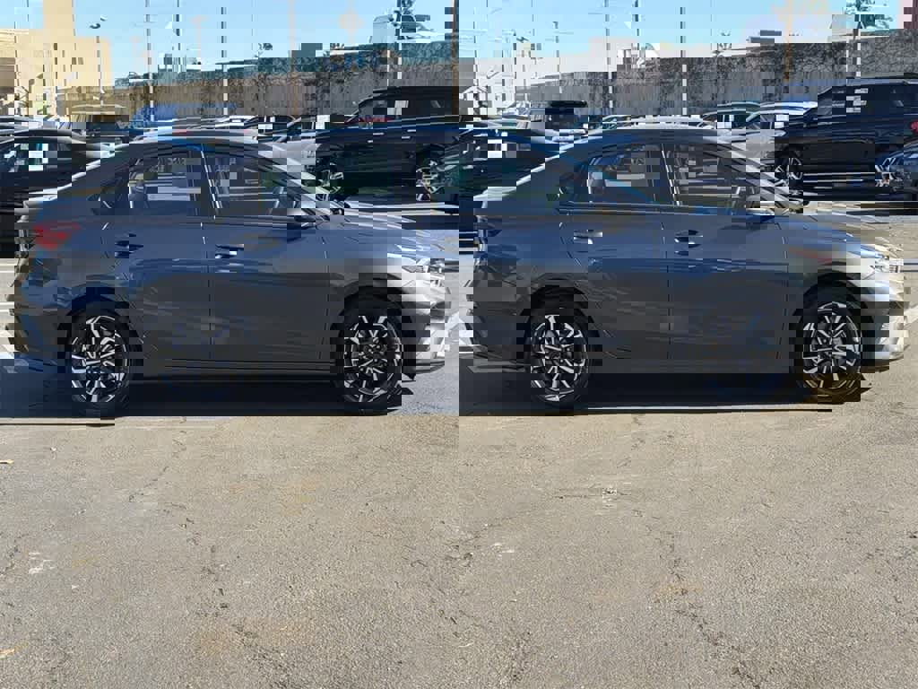 Used 2024 Kia Forte LXS image 7