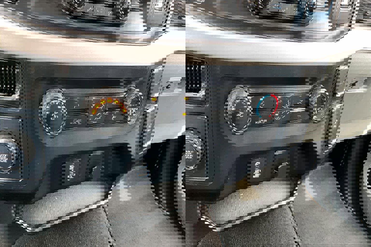 Used 2023 Ford F150 XLT image 34