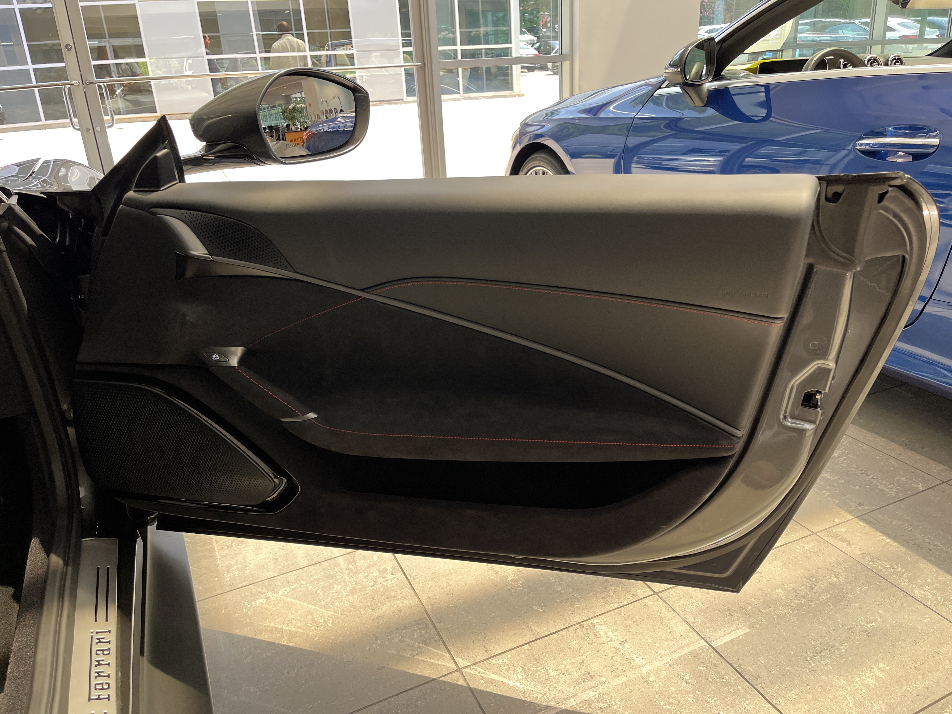 Used 2022 Ferrari Roma RWD image 39