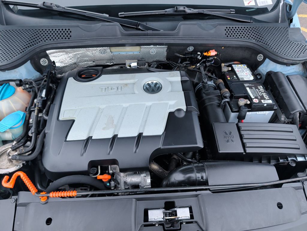 Used 2013 Volkswagen Beetle TDI image 21