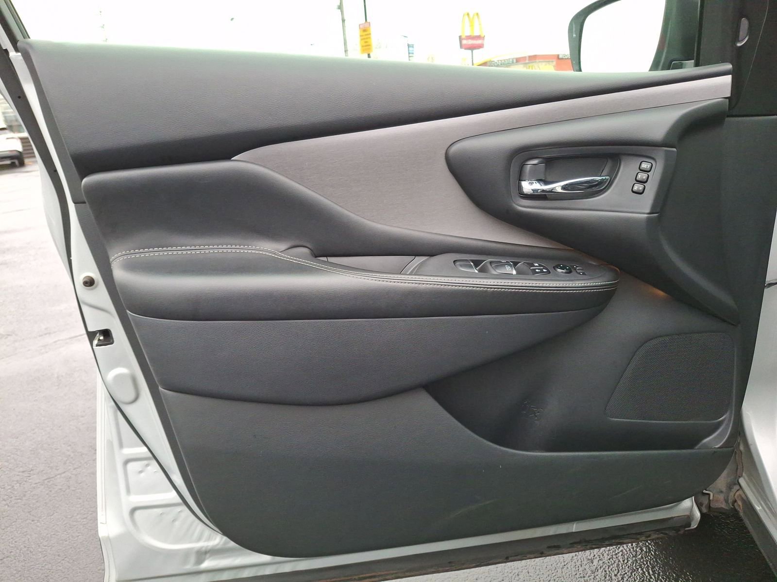 Used 2023 Nissan Murano SL image 16