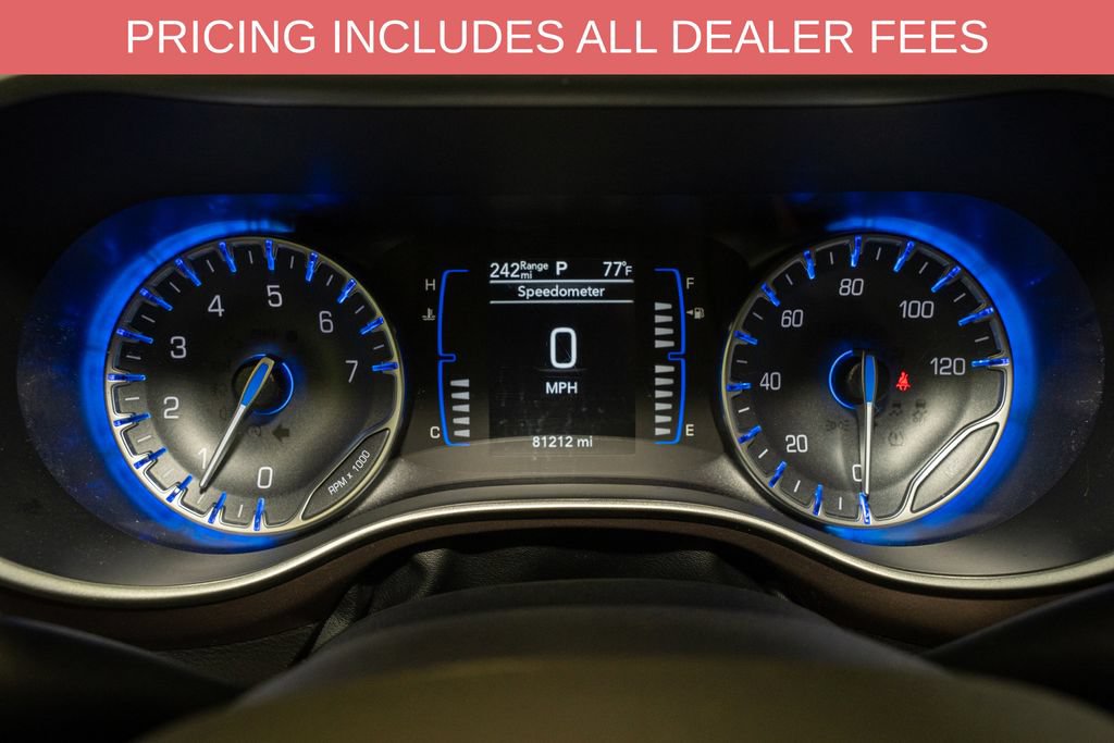 Used 2023 Chrysler Voyager LX FWD image 16