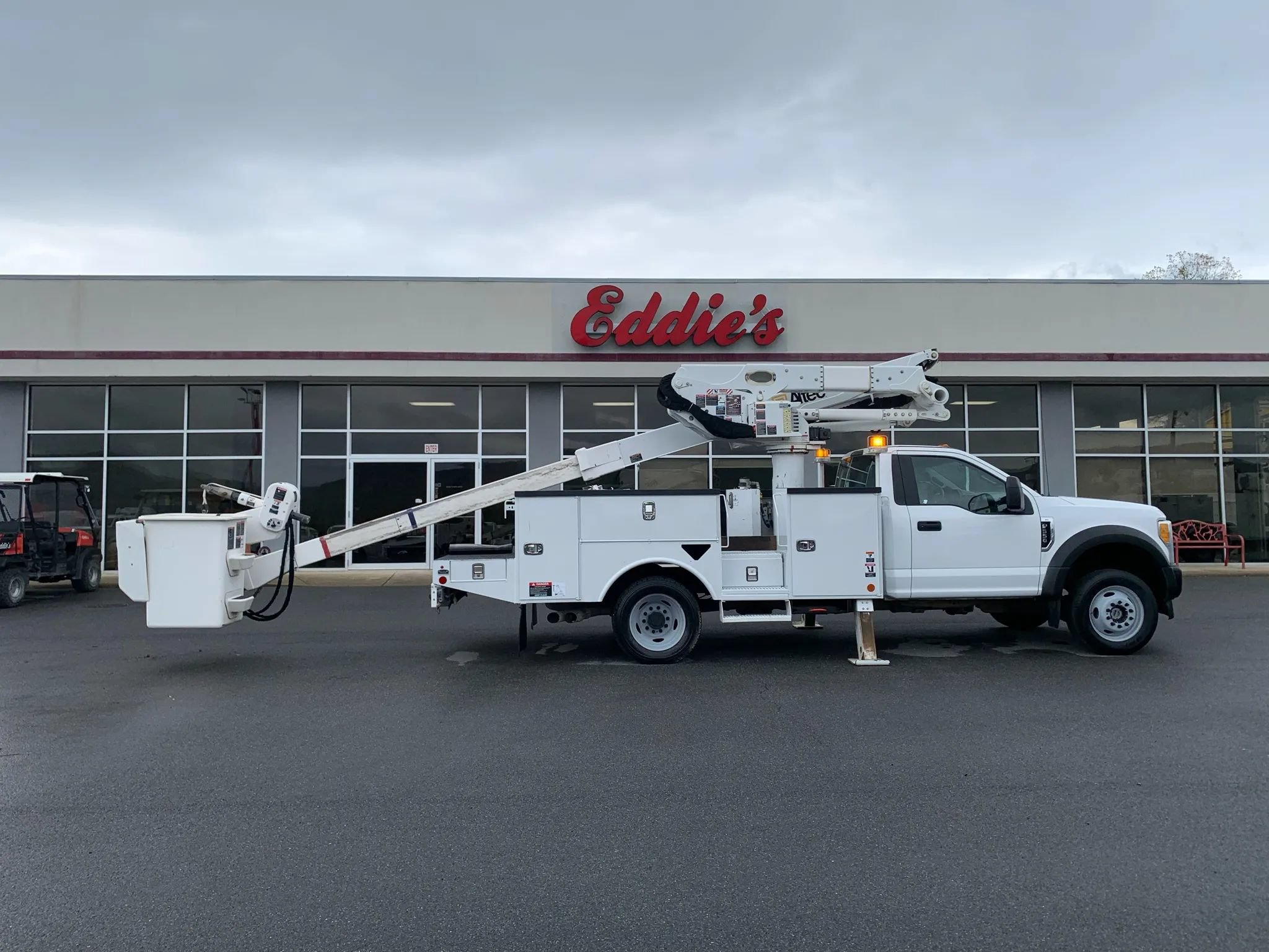 Used 2017 Ford F550 4x4 Regular Cab Super Duty image 48