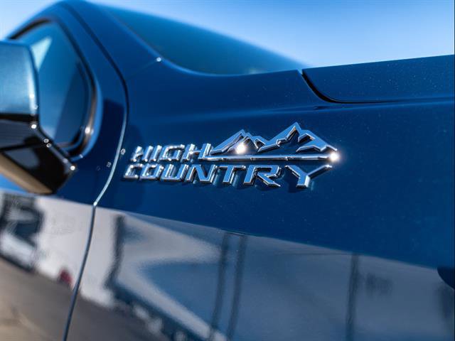 New 2026 Chevrolet Suburban High Country AWD/4WD image 12