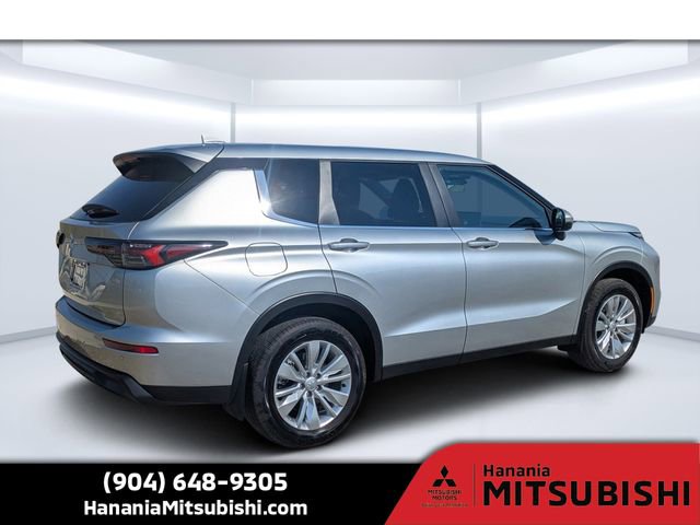 Used 2025 Mitsubishi Outlander ES image 3