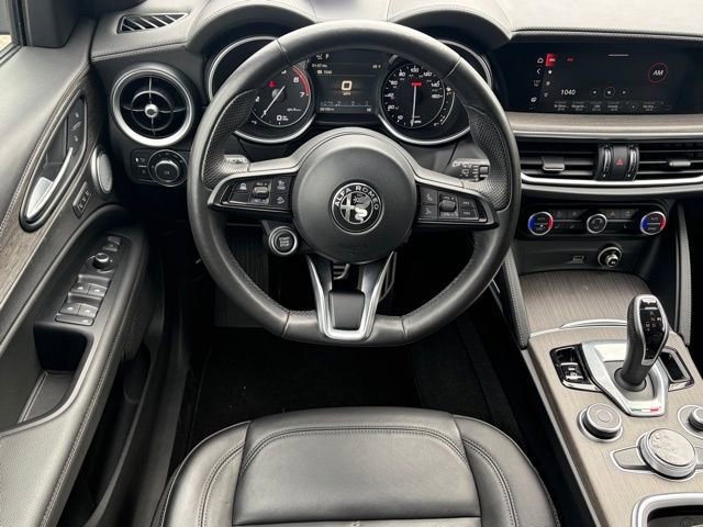 Used 2023 Alfa Romeo Stelvio Ti image 47