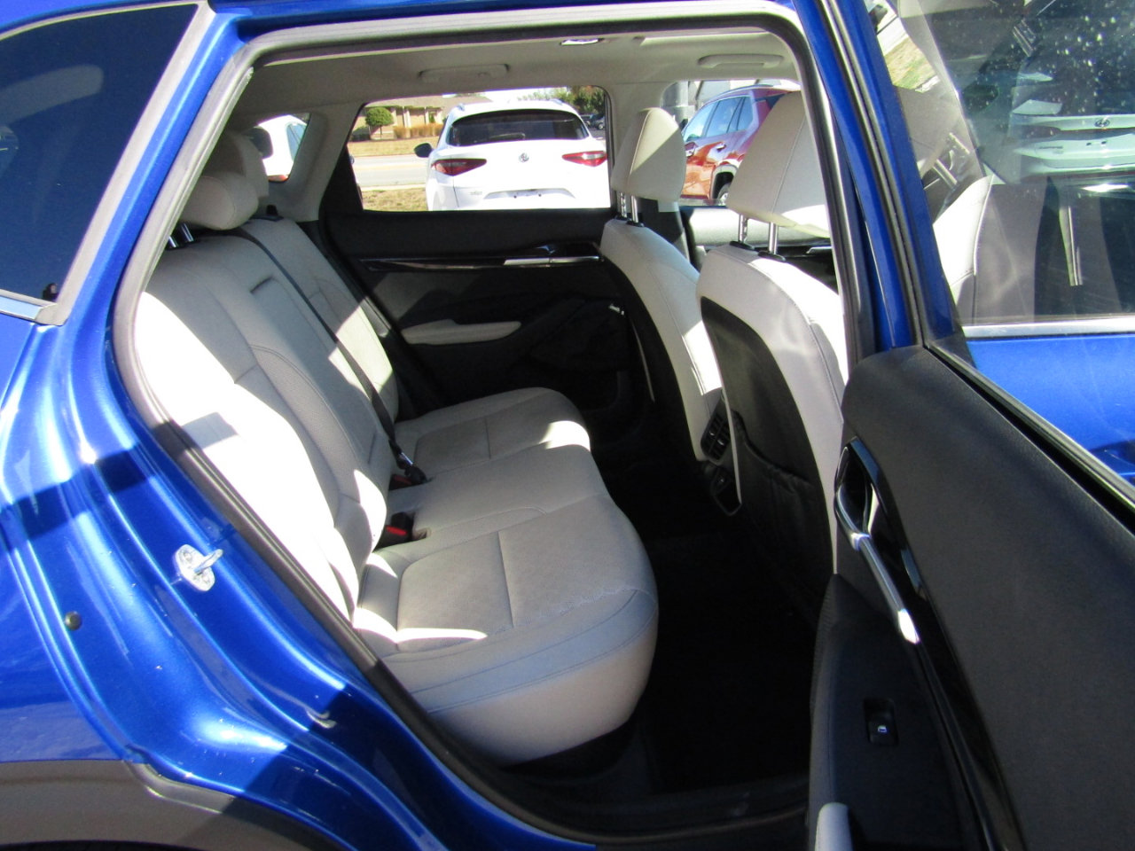 Used 2021 Kia Seltos EX image 25