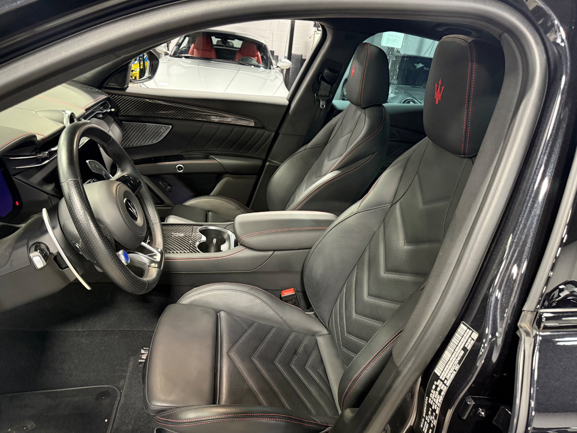 Used 2024 Maserati Grecale Trofeo image 25