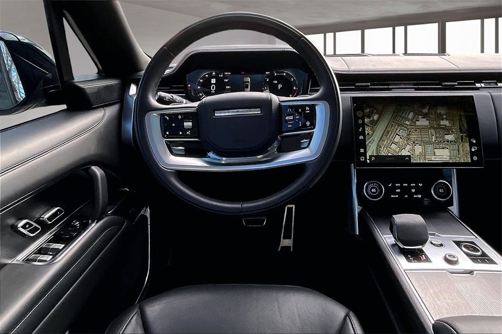 Used 2023 Land Rover Range Rover First Edition image 5