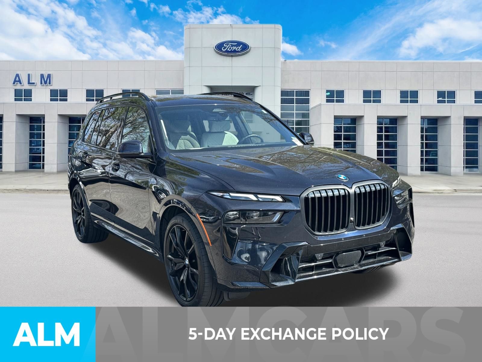 Used 2024 BMW X7 xDrive40i w/ M Sport Package image 3