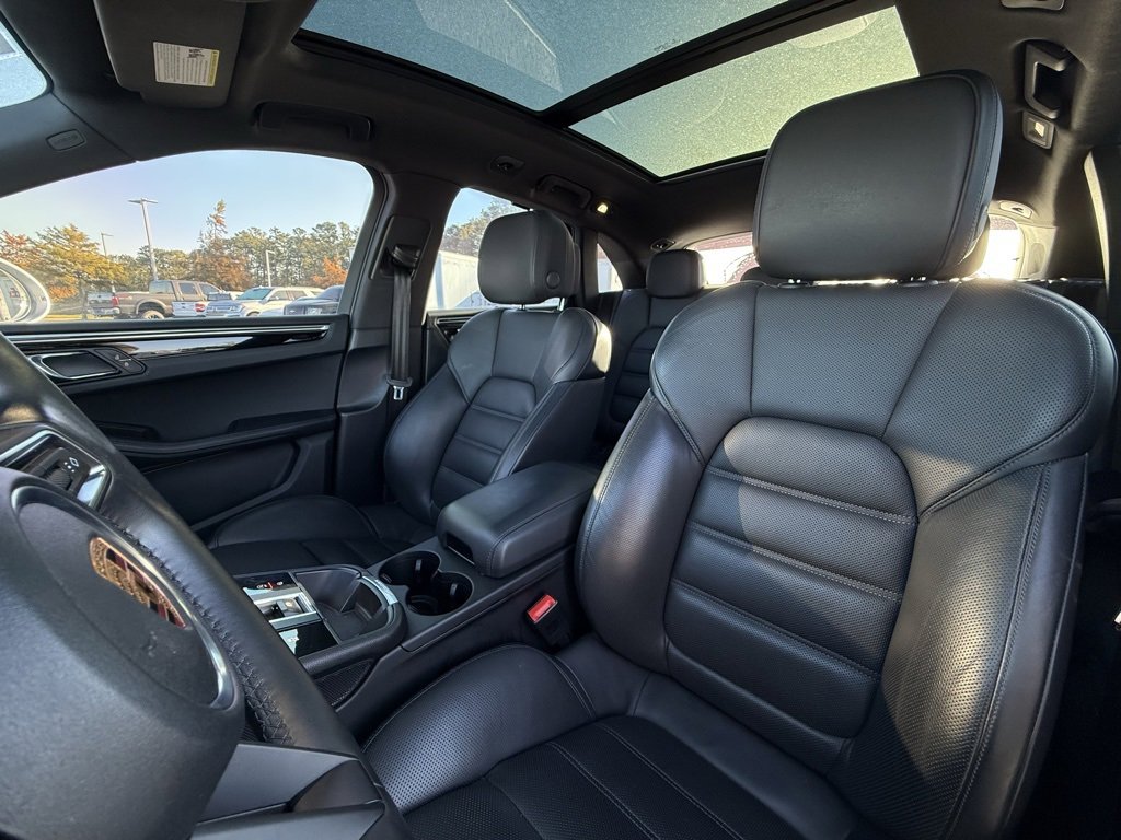 Used 2022 Porsche Macan S w/ Premium Package Plus image 23