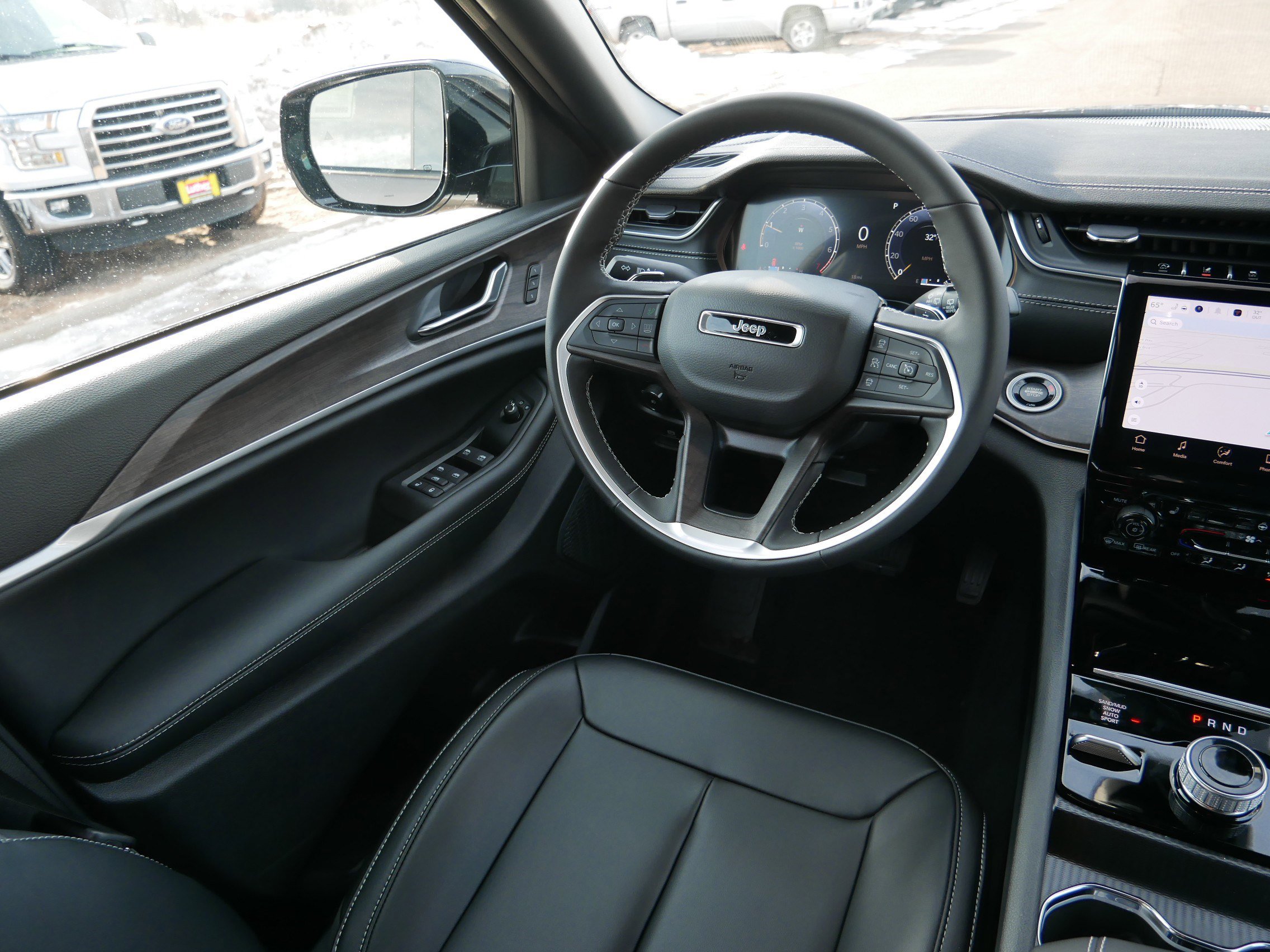 New 2025 Jeep Grand Cherokee L Limited image 9