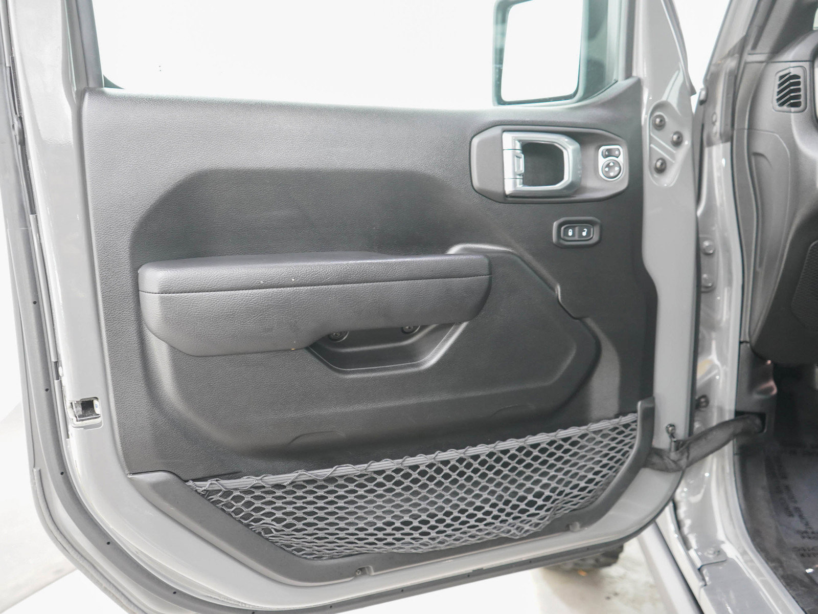Used 2023 Jeep Wrangler Sport AWD/4WD image 14