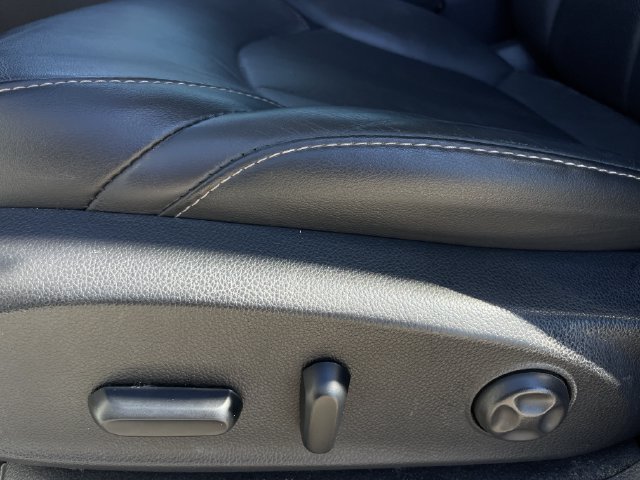 Used 2018 Buick Envision Essence FWD image 24