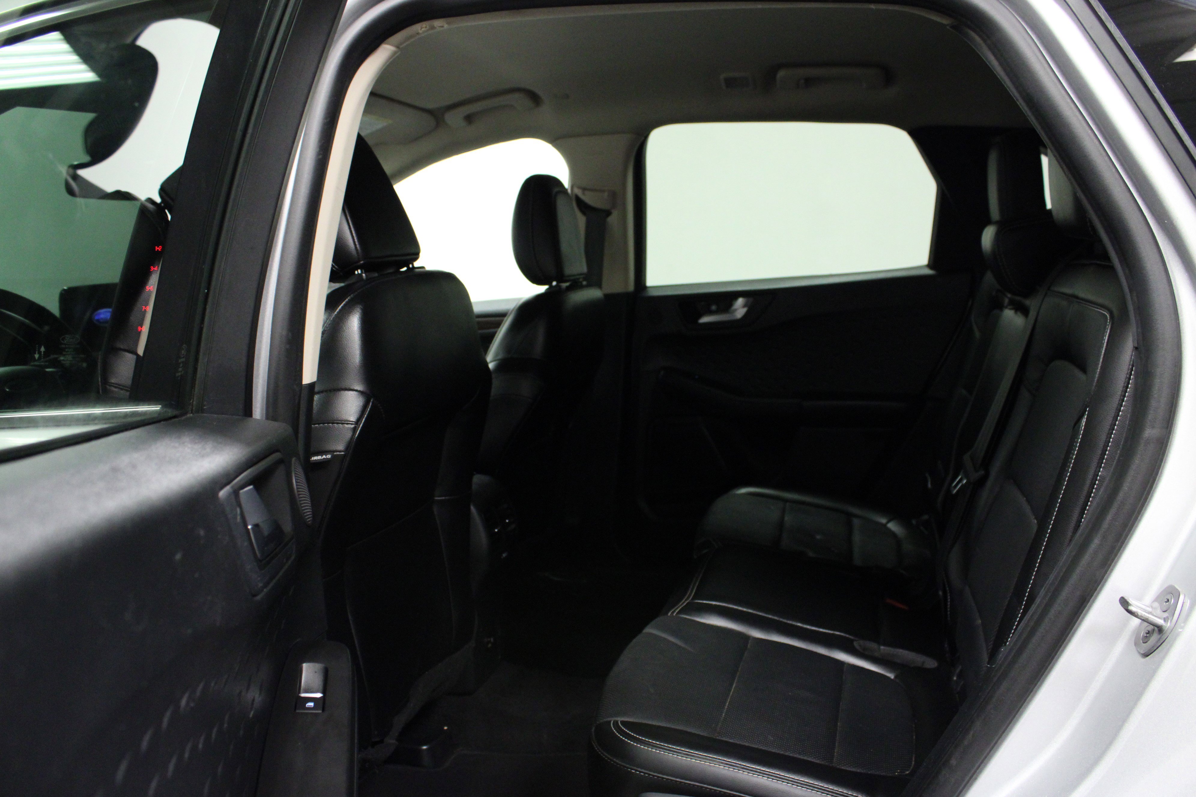 Used 2020 Ford Escape Titanium image 13