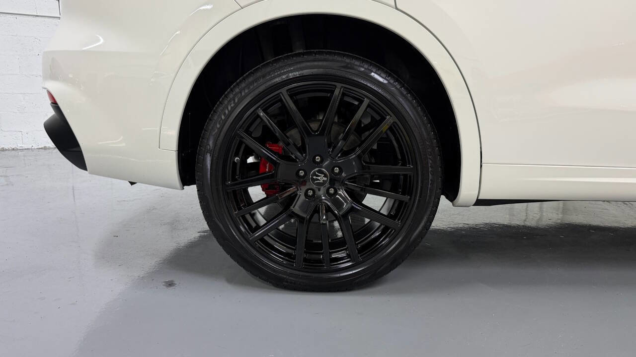 Used 2022 Maserati Levante GT AWD/4WD image 34