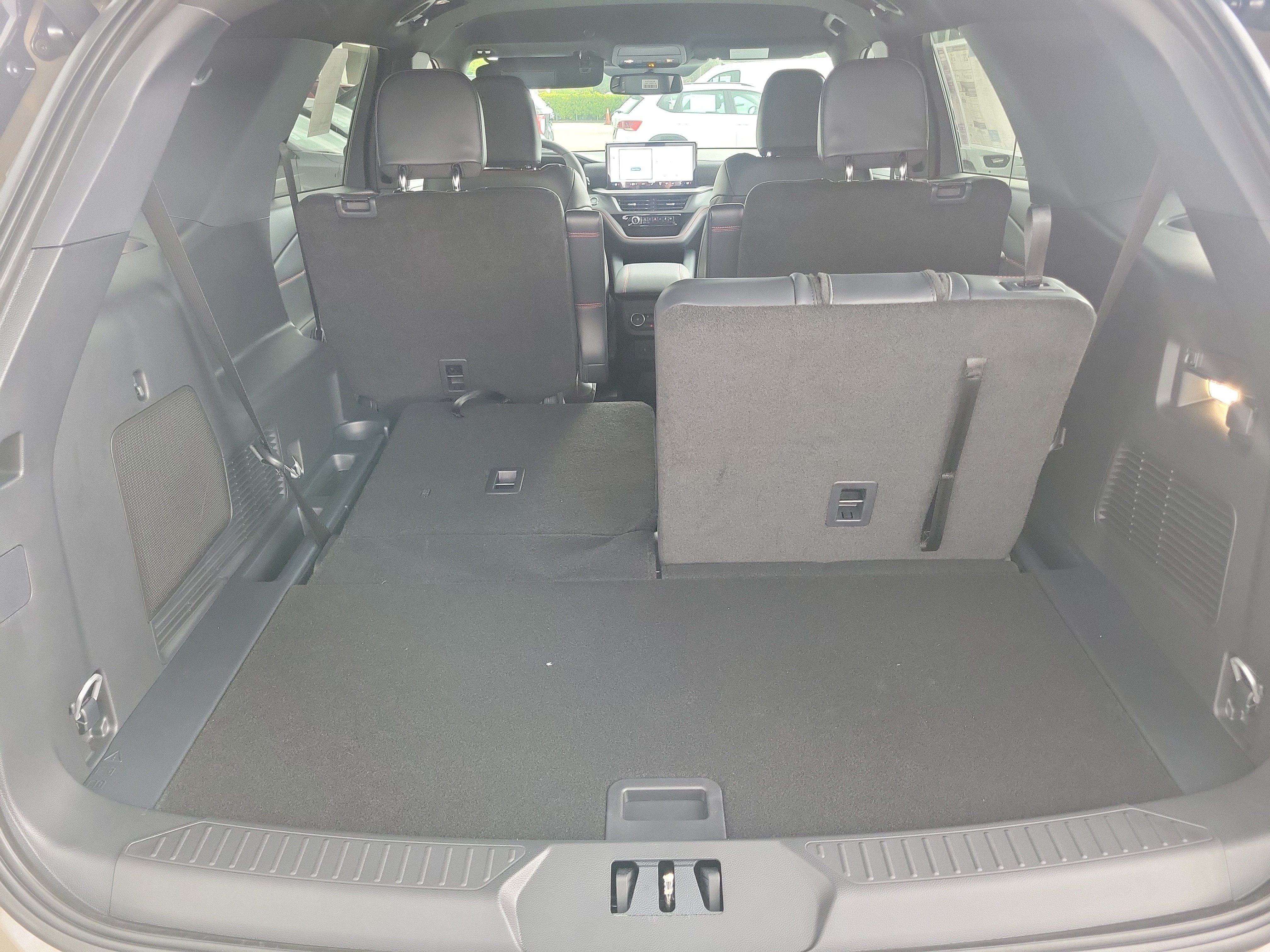 New 2027 Ford Explorer ST-Line w/ Premium Package RWD image 12
