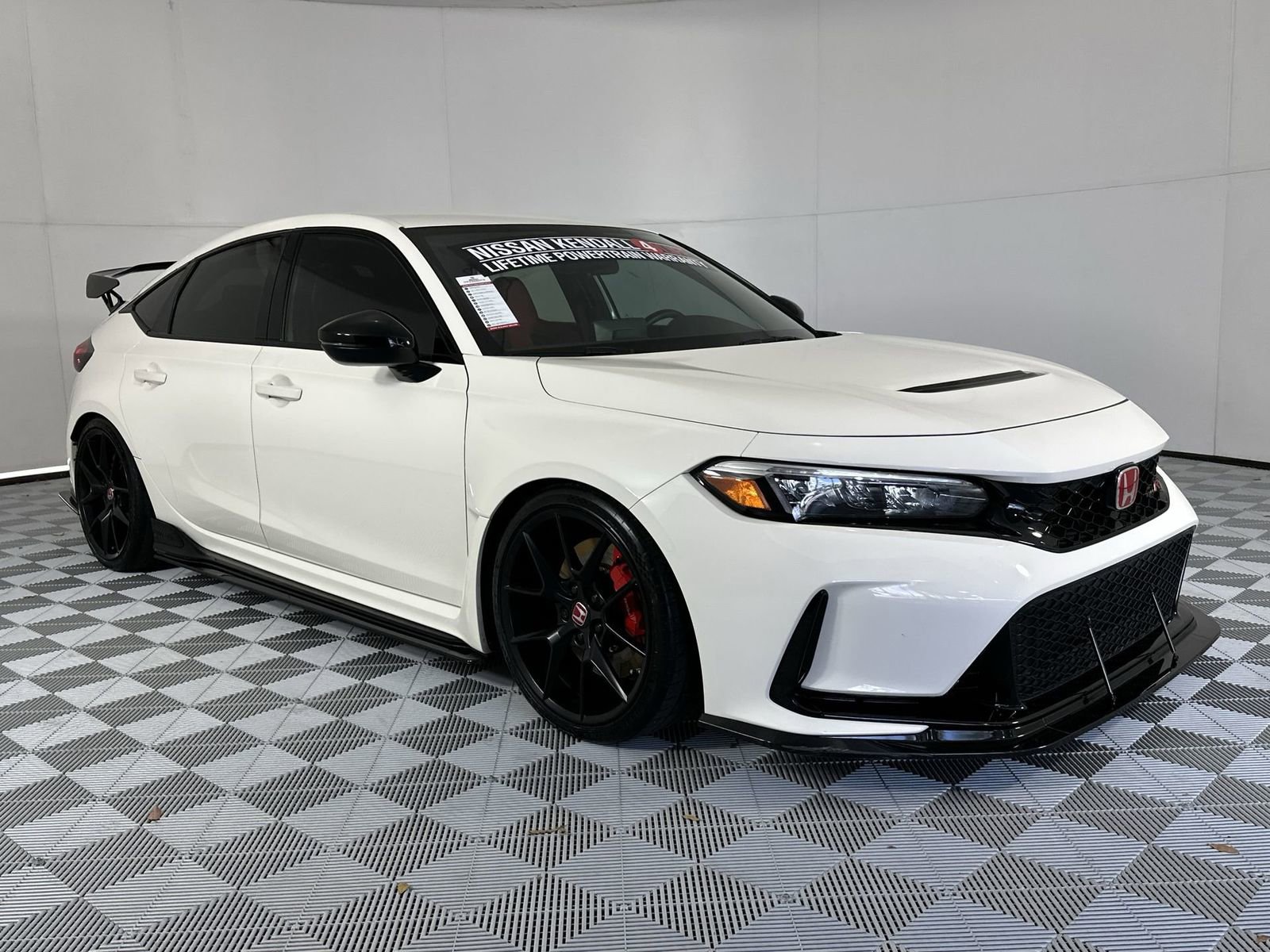 Used 2023 Honda Civic Type R image 2