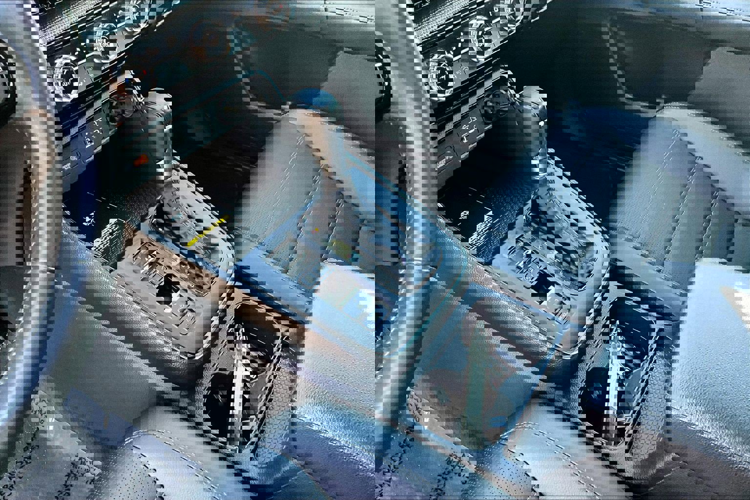 Used 2025 Honda CR-V EX-L image 14