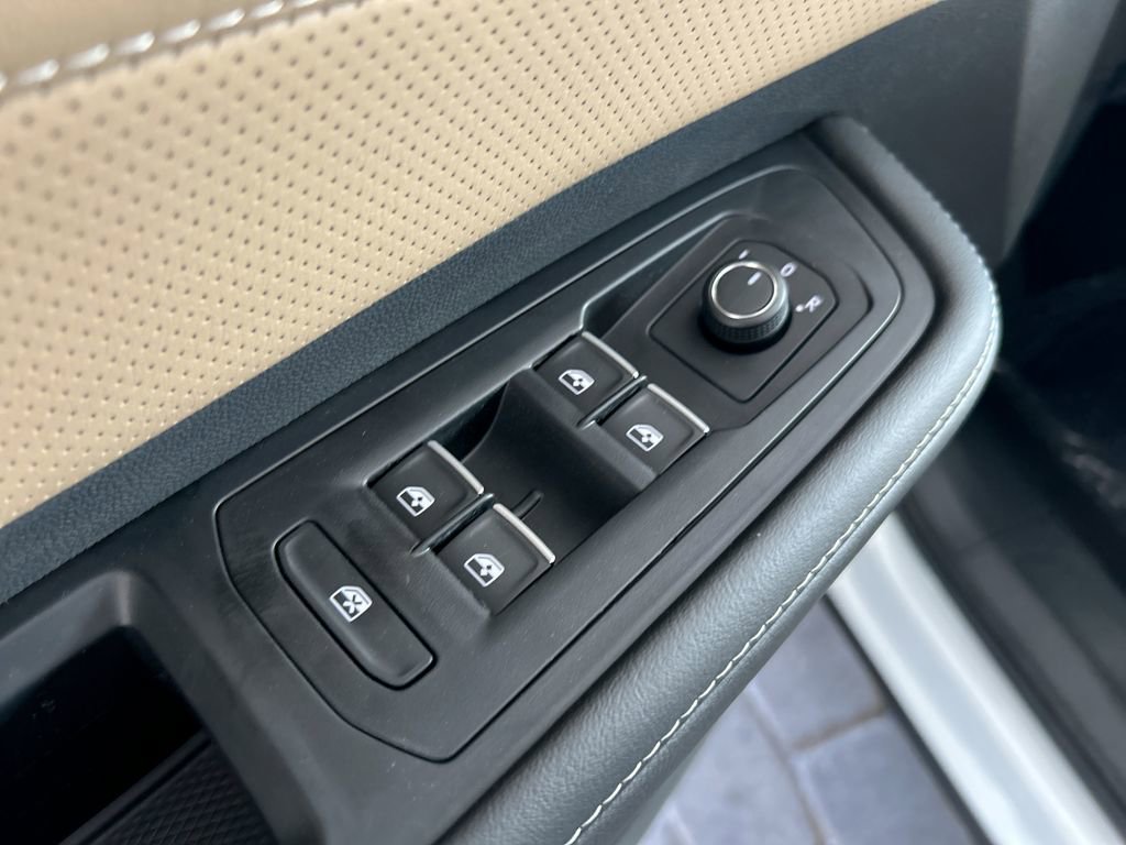 New 2026 Volkswagen Atlas Cross Sport SE image 11