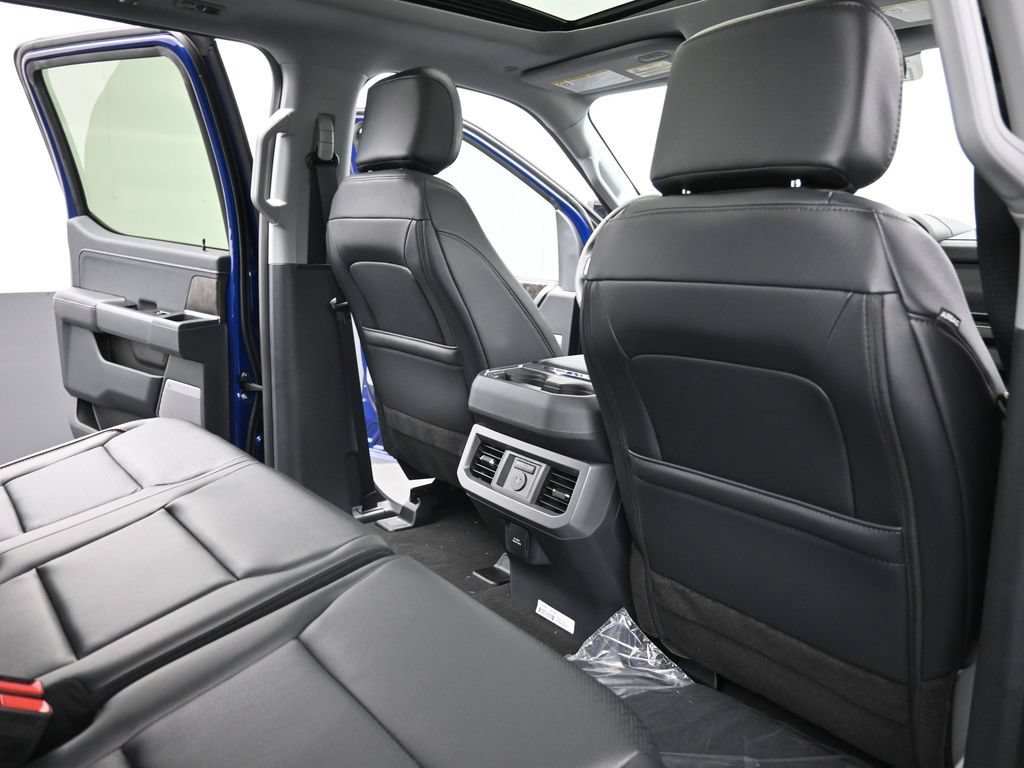 New 2026 Ford F250 Lariat w/ Black Appearance Package AWD/4WD image 16