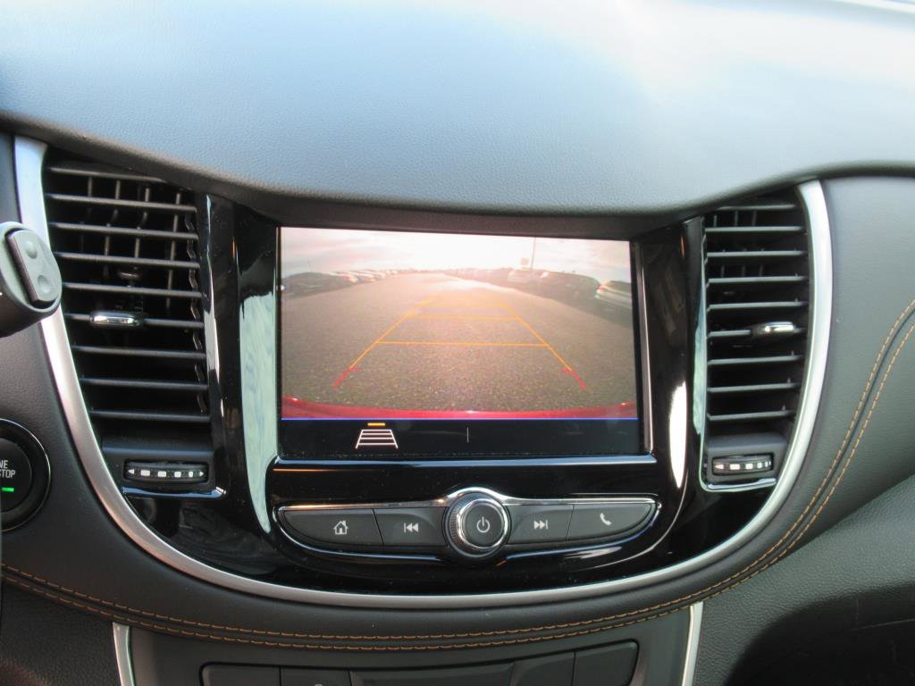 Used 2022 Chevrolet Trax LT w/ LT Convenience Package image 23