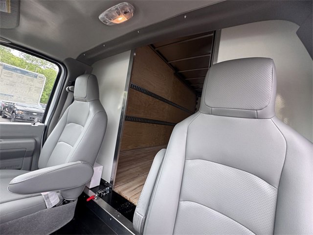 New 2026 Ford E-450 and Econoline 450 Super Duty w/ Power Equipment Group image 19