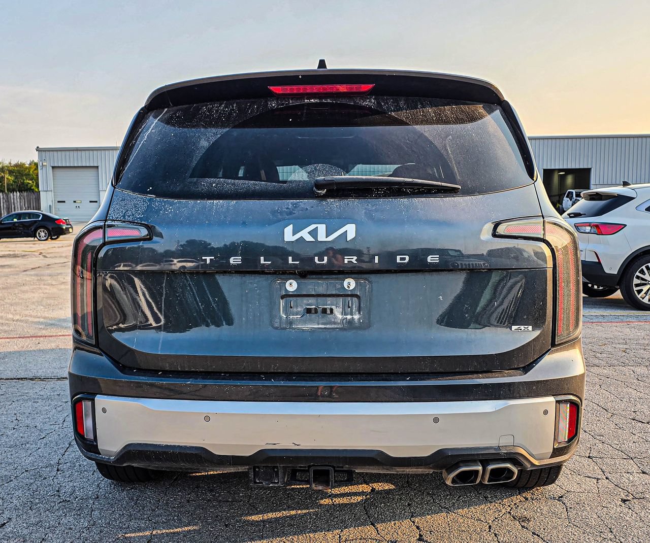 Used 2024 Kia Telluride EX w/ EX Captain's Chair Package AWD/4WD image 5