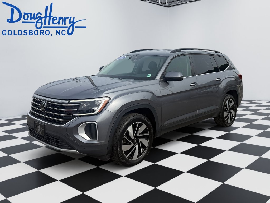 Used 2025 Volkswagen Atlas SE AWD/4WD image 1