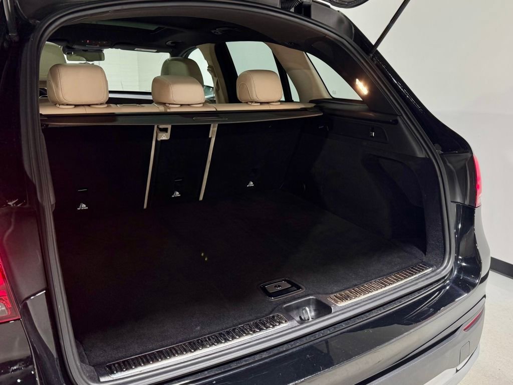 Used 2021 Mercedes-Benz GLC 300 4MATIC image 8