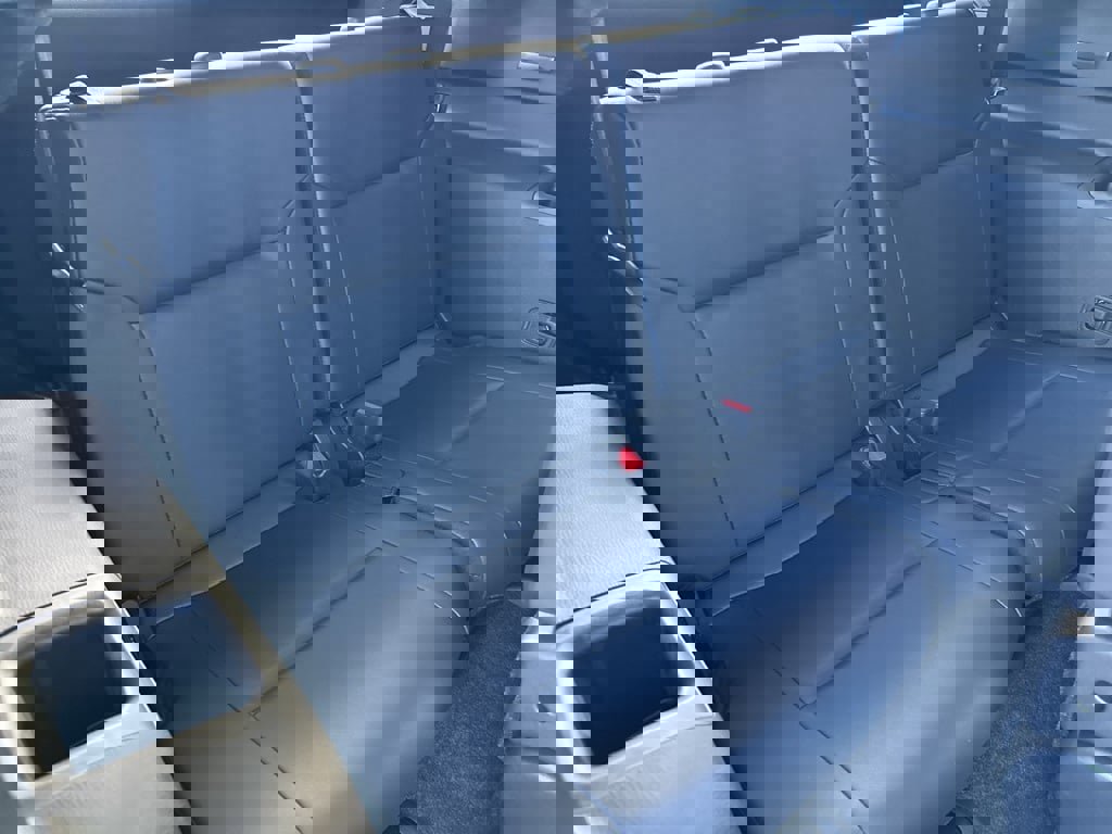 New 2025 Mitsubishi Outlander SE image 27