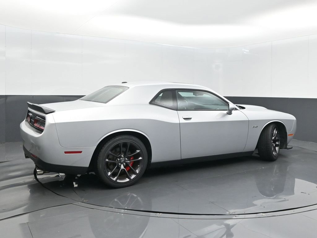 Used 2023 Dodge Challenger R/T w/ Performance Handling Group image 22