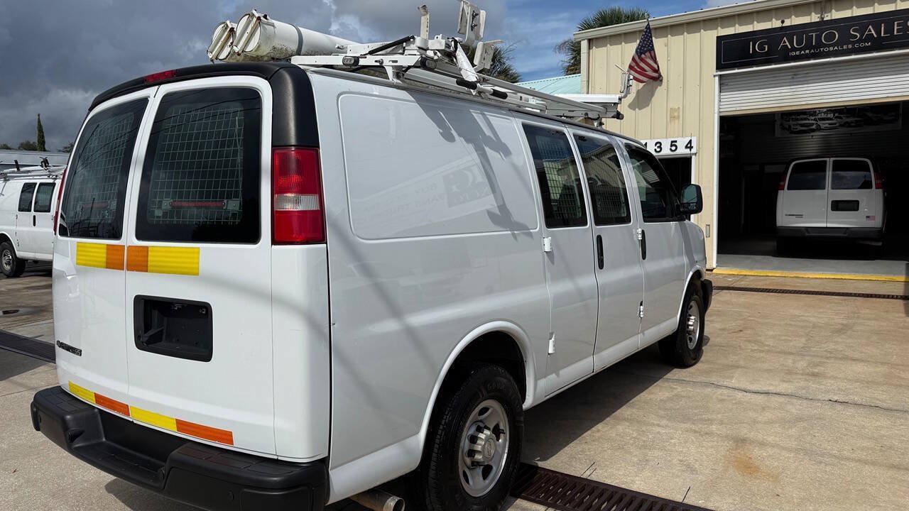 Used 2018 Chevrolet Express 2500 w/ Driver Convenience Package RWD image 5