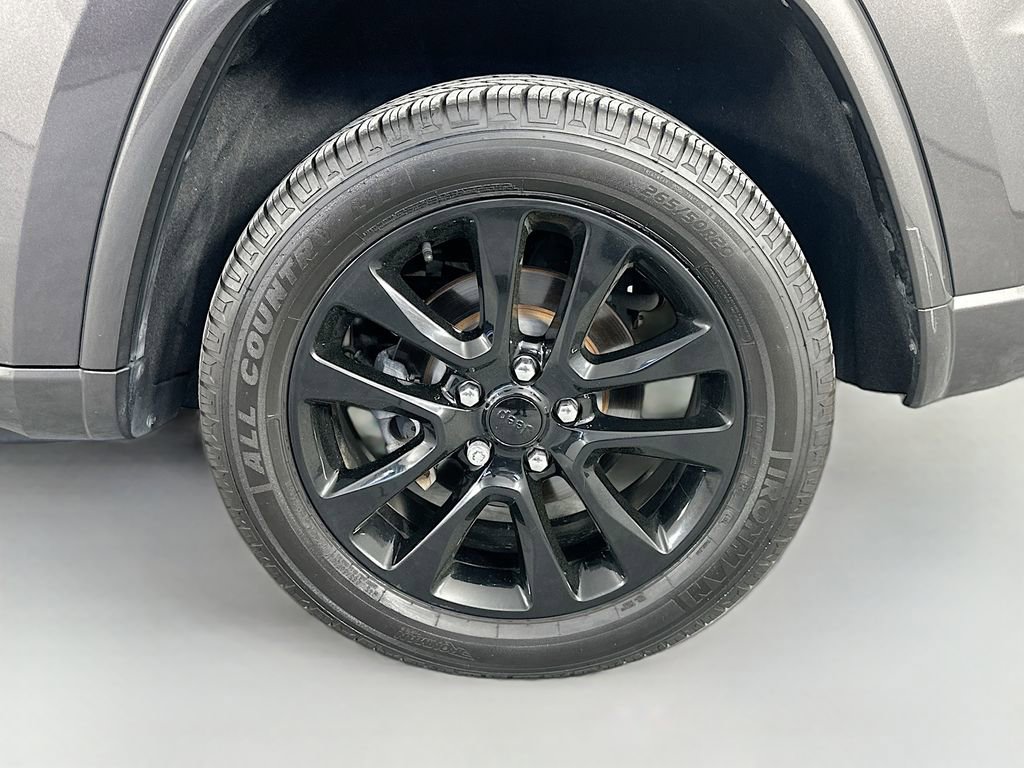 Used 2020 Jeep Grand Cherokee Altitude image 34