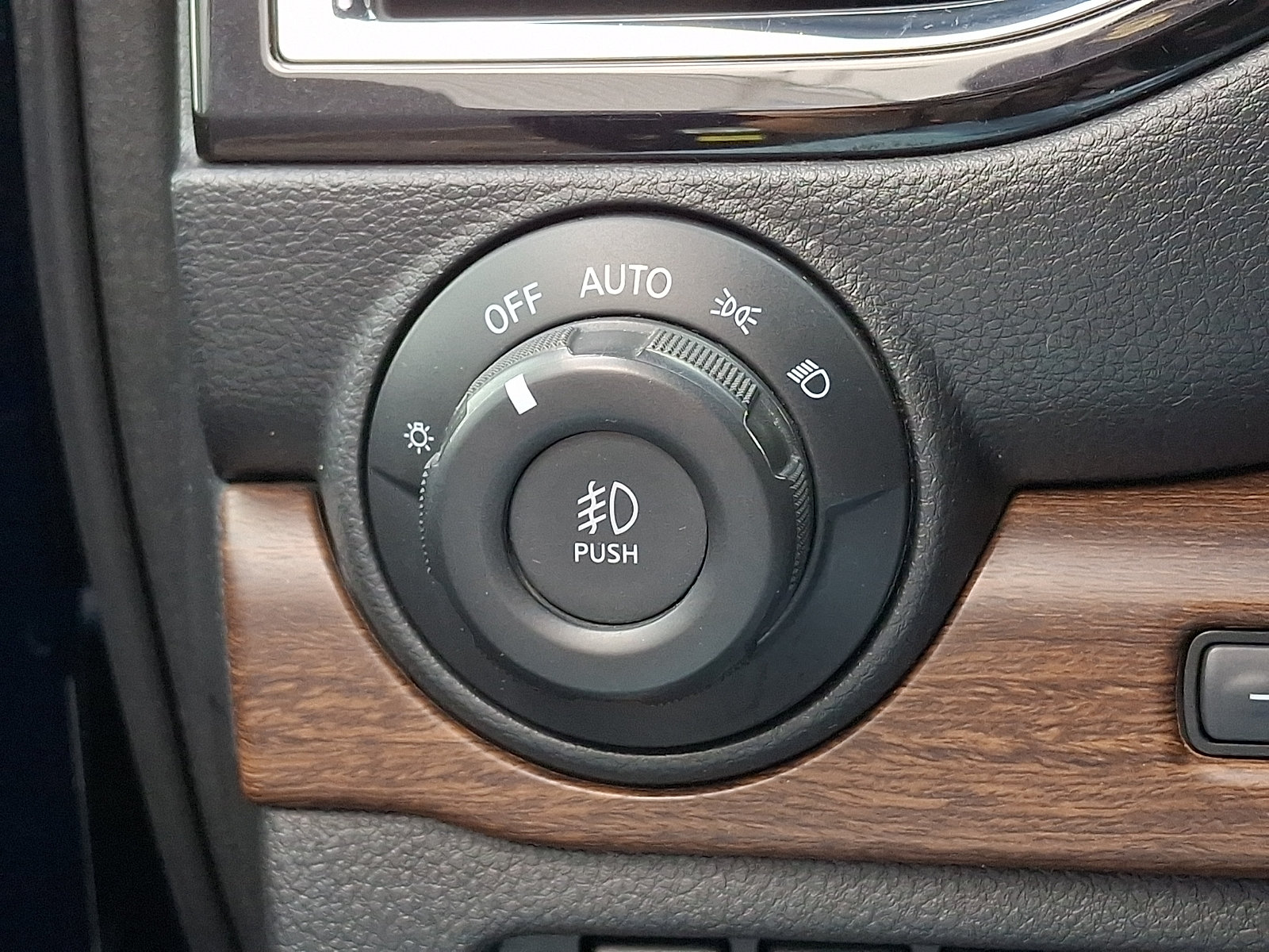 Certified 2021 Nissan Titan Platinum Reserve w/ Moonroof Package AWD/4WD image 23