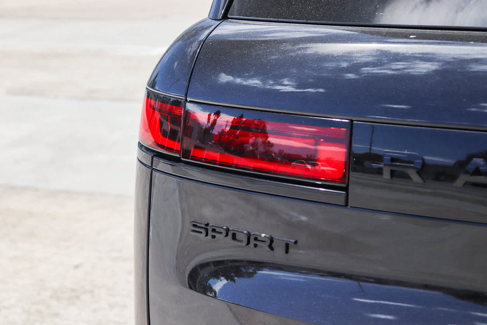 New 2026 Land Rover Range Rover Sport Dynamic SE AWD/4WD image 6