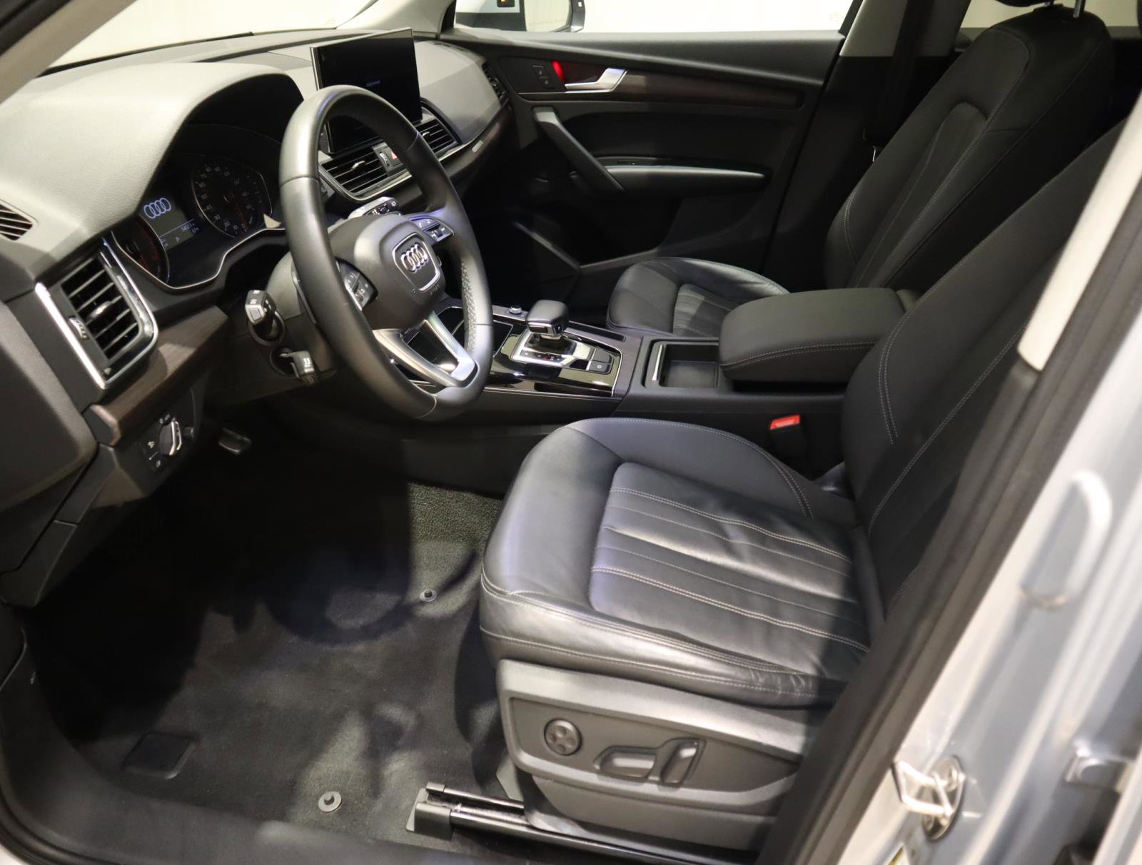 Used 2021 Audi Q5 2.0T Premium w/ Convenience Package AWD/4WD image 23
