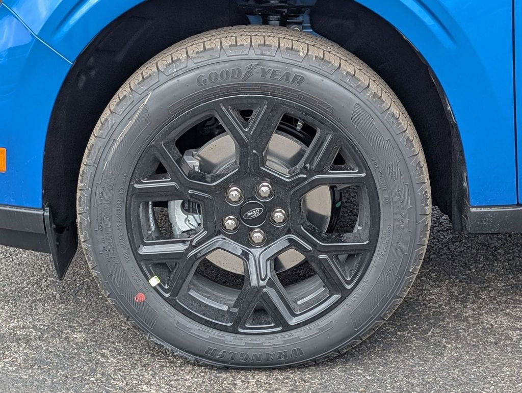 New 2026 Ford Maverick Lariat w/ Black Appearance Package image 14