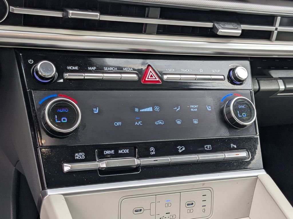 Used 2025 Hyundai Santa Fe SEL FWD image 21