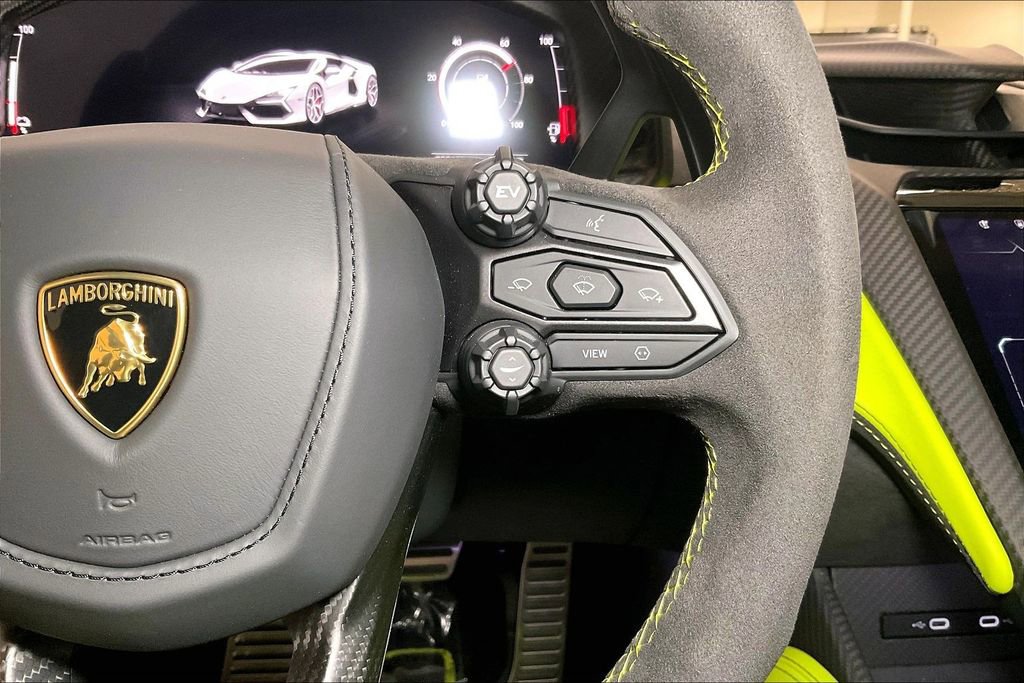 Used 2025 Lamborghini Revuelto AWD/4WD image 23