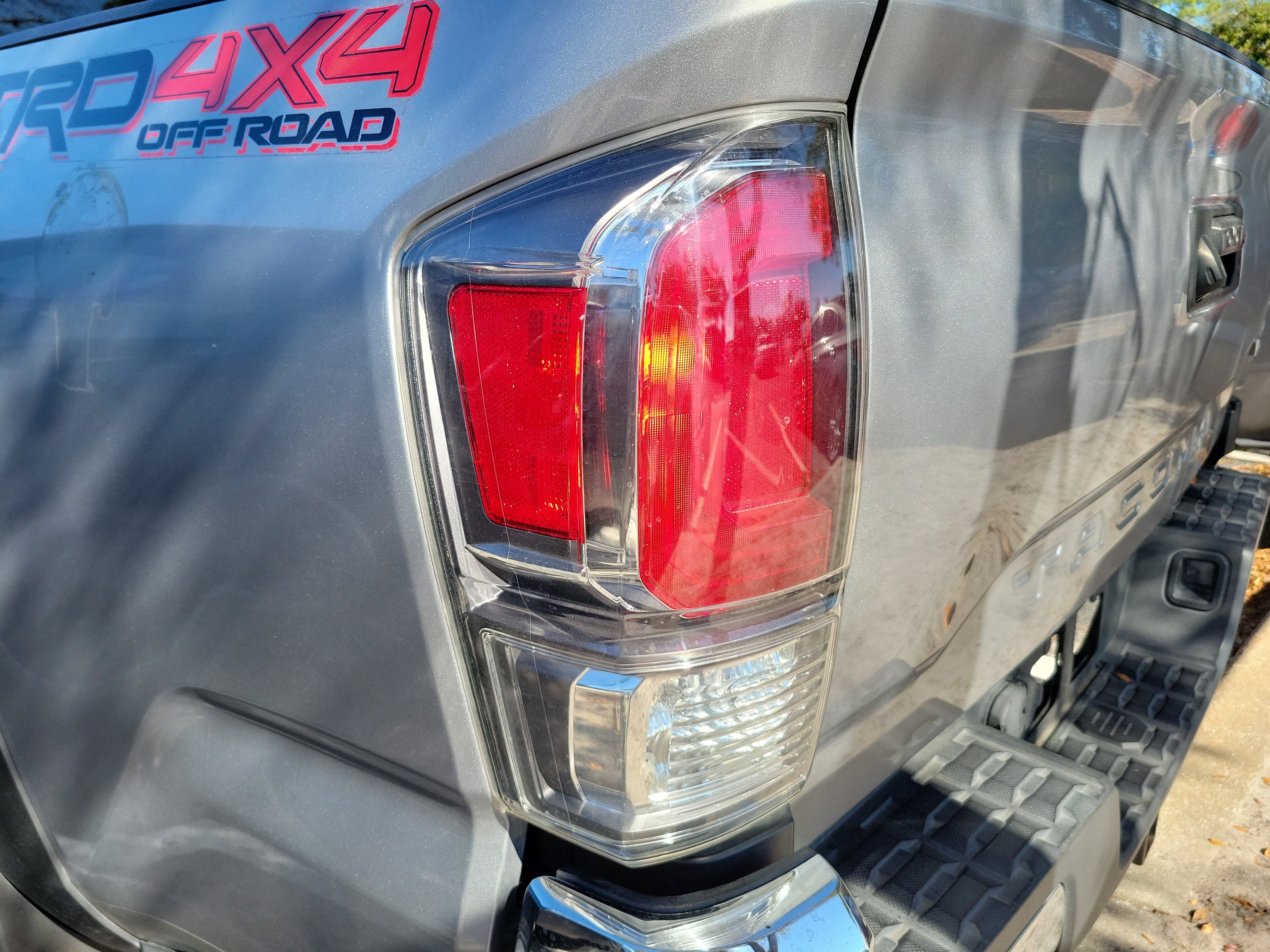 Used 2020 Toyota Tacoma TRD Off-Road image 10