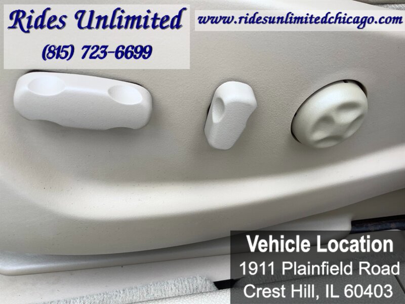 Used 2007 Cadillac DTS Luxury I w/ Trunk Convenience Package FWD image 12