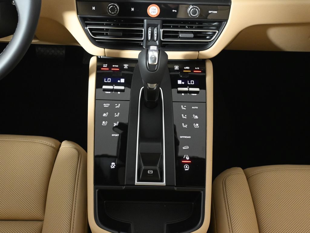 New 2026 Porsche Macan AWD/4WD image 24