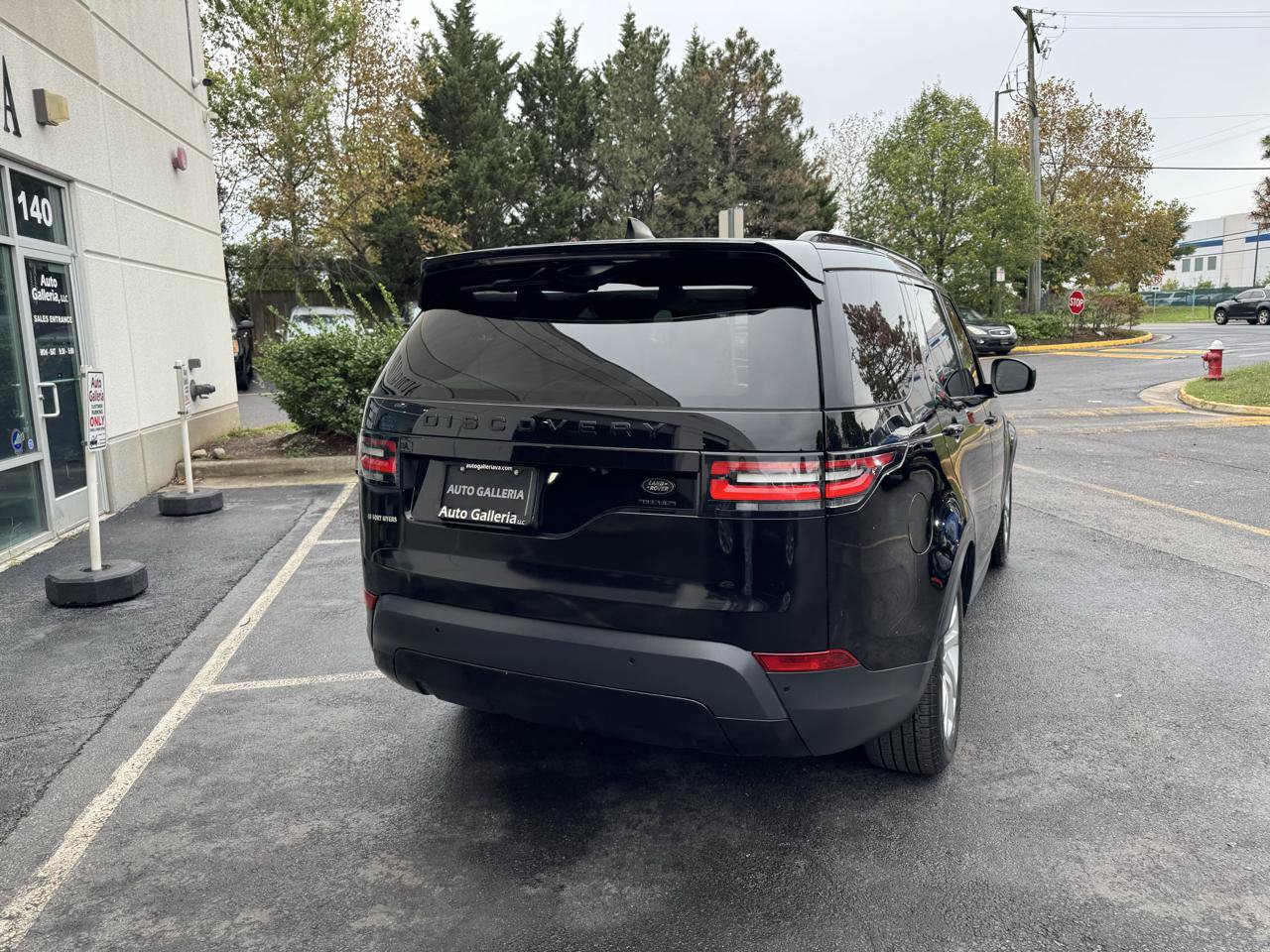 Used 2017 Land Rover Discovery HSE AWD/4WD image 5