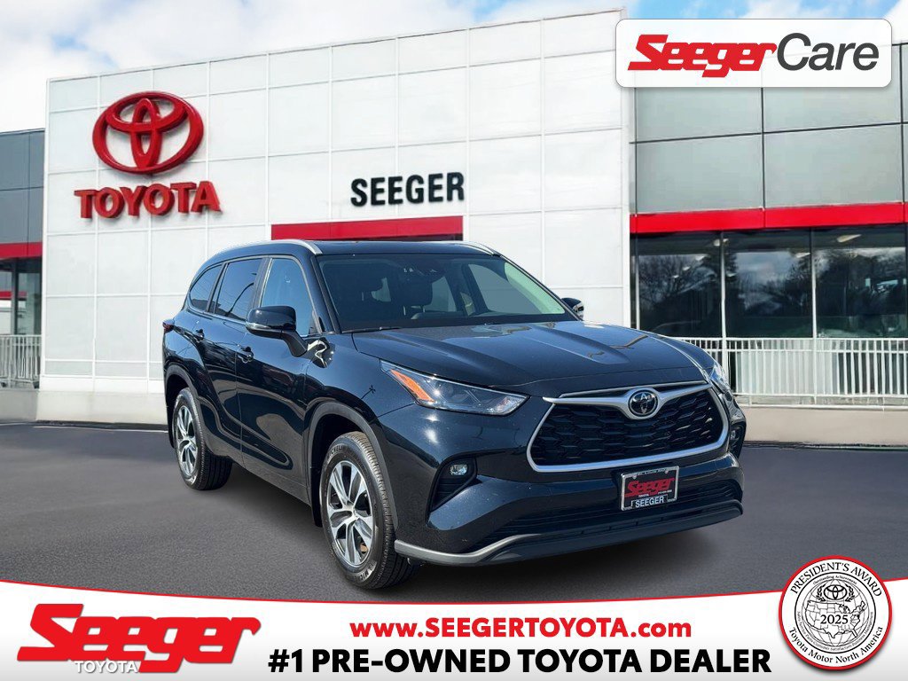 Certified 2026 Toyota Highlander XLE AWD/4WD image 1
