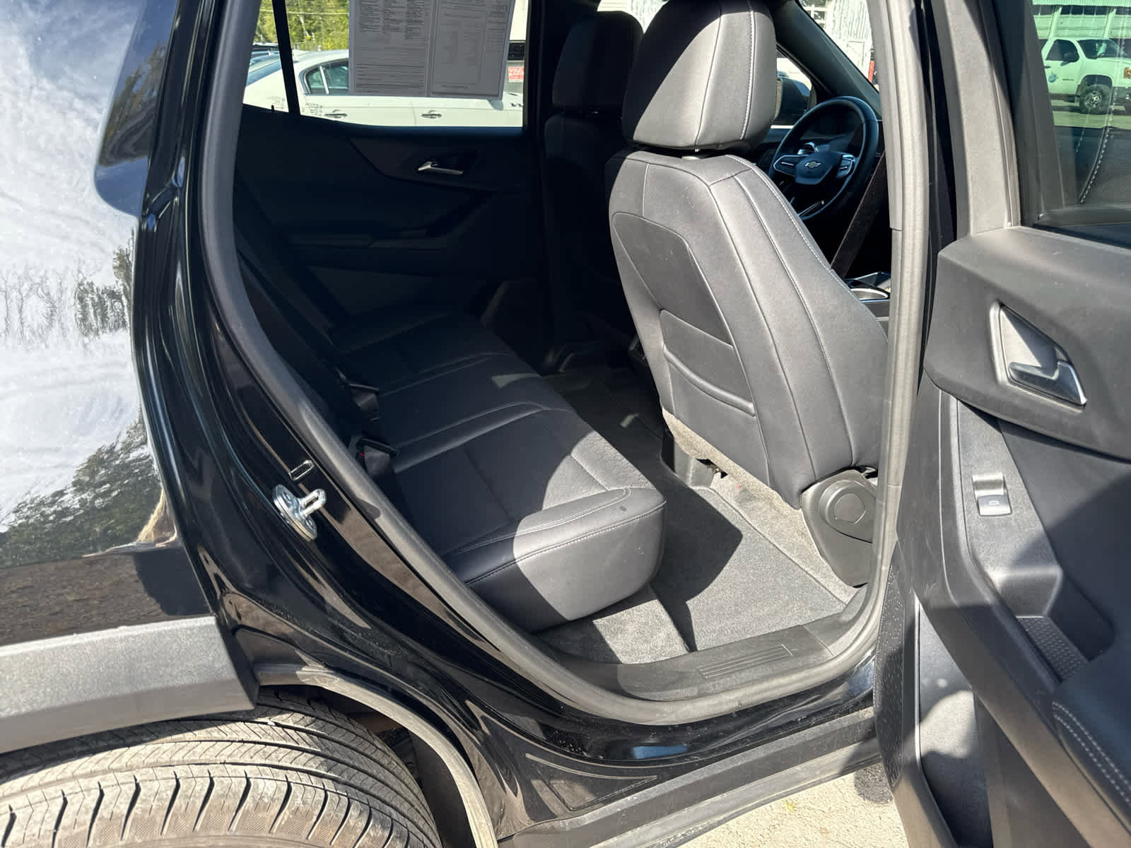 Used 2025 Chevrolet Equinox LT w/ Convenience Package II image 28