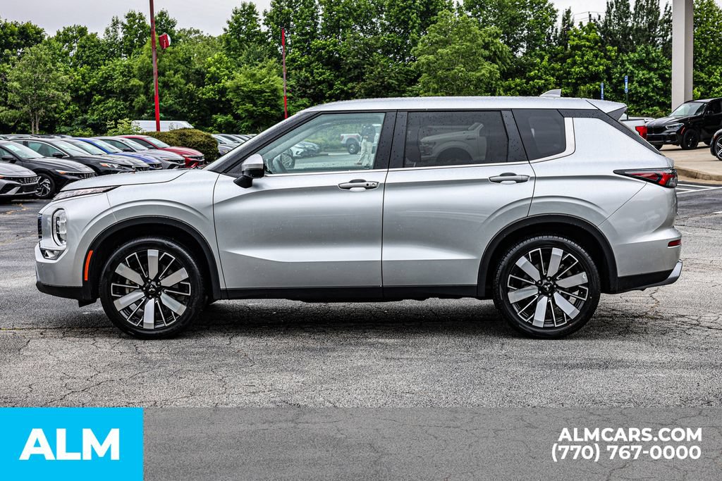 Used 2025 Mitsubishi Outlander SE FWD image 9