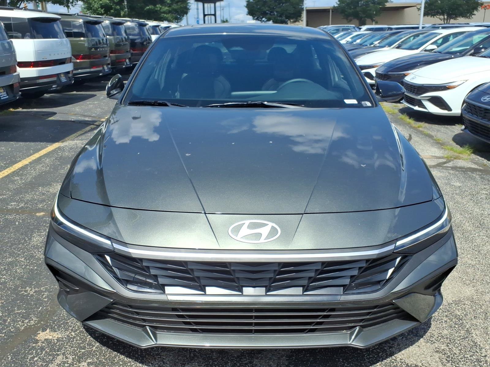 New 2026 Hyundai Elantra SEL Sport FWD image 2