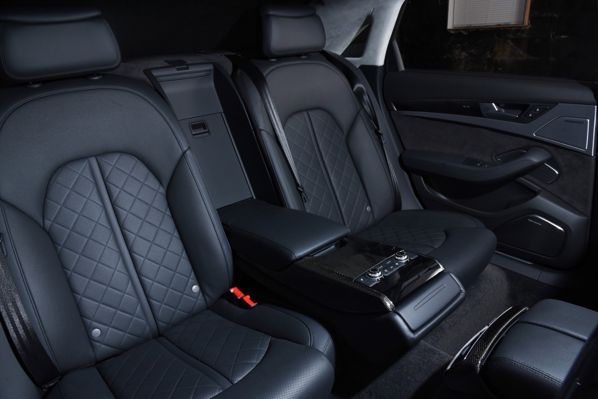 Used 2015 Audi S8 image 7